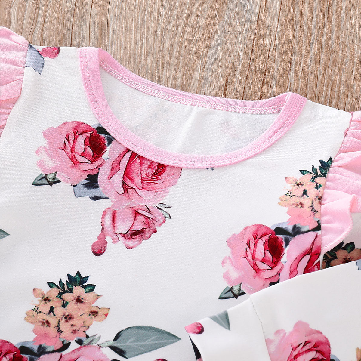 Adorable Floral Baby Jumpsuit - A Must-Have for Your Little One!